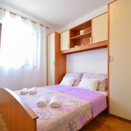 Apartment Natasa Novi Vinodolski Oda fotoğraf